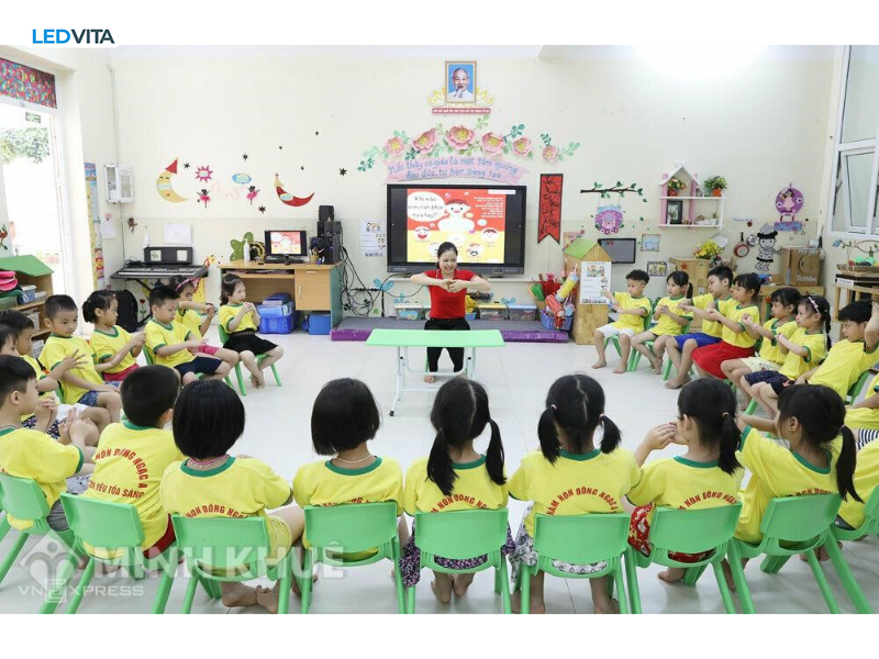 Cách Sử dụng và Bảo trì Màn hình Luxvision 55 inch