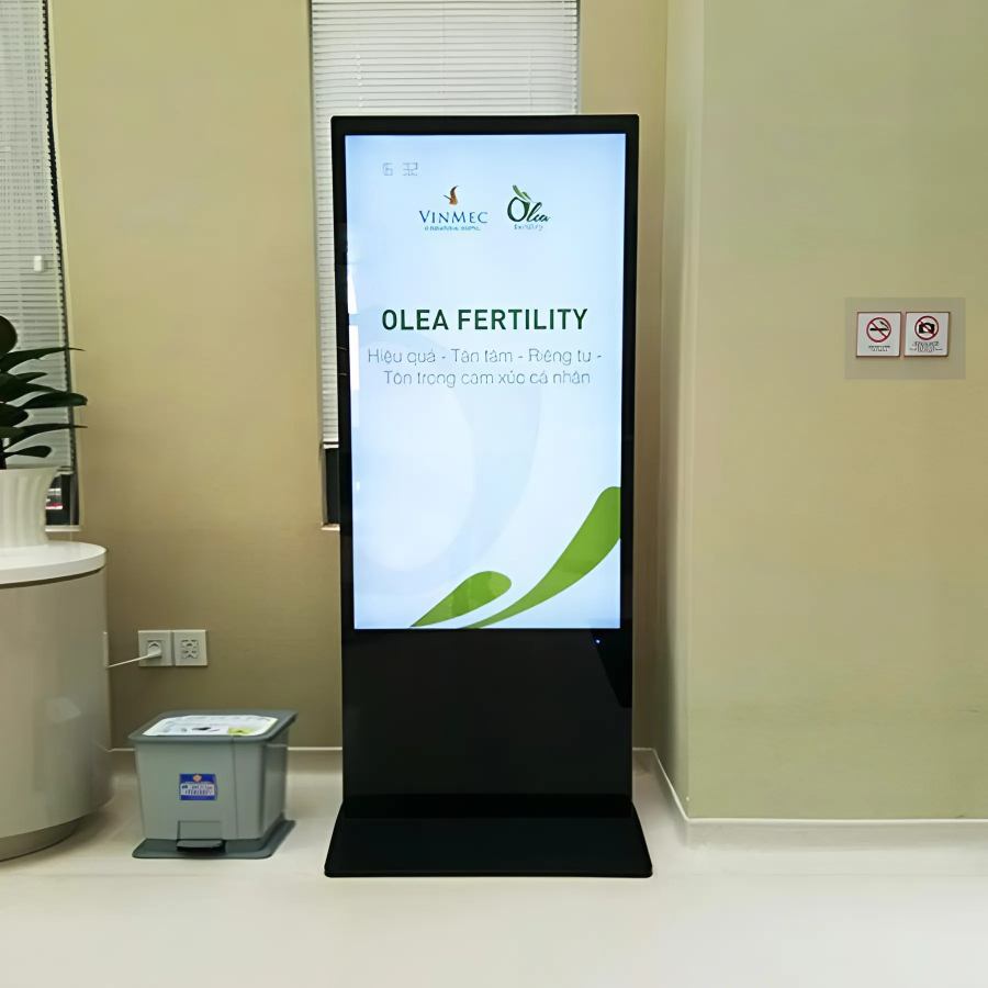 Màn hình quảng cáo chân đứng 65 inch