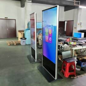 Màn hình standee 65 inch chính hãng