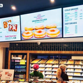 Cần lưu ý gì khi sử dụng màn hình menu board 65 inch